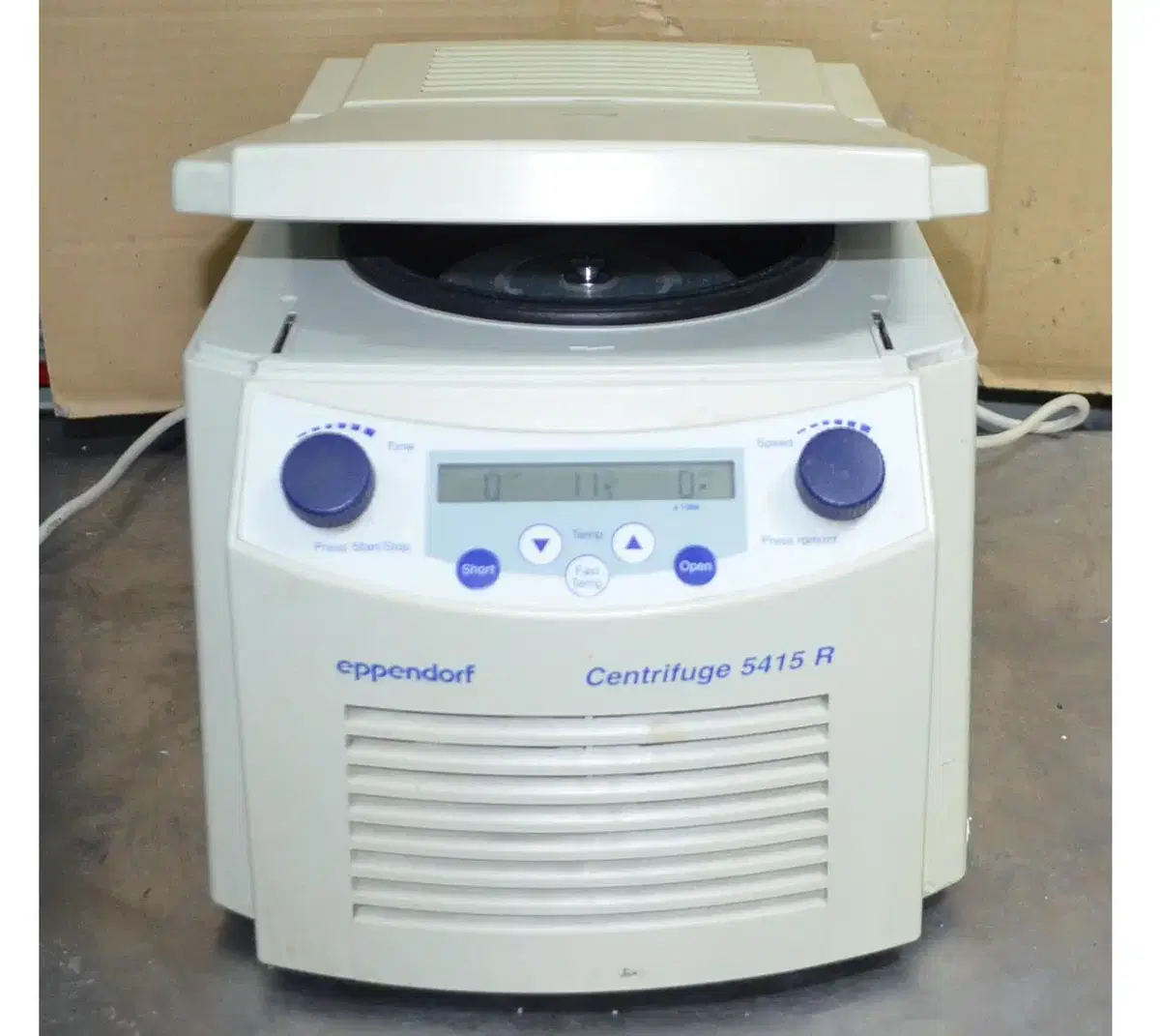 고장 Eppendorf Centrifuge 5415 R